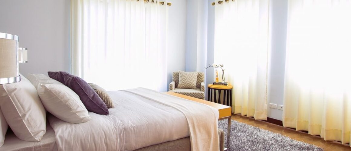 bed-g8592ae2e4_1920